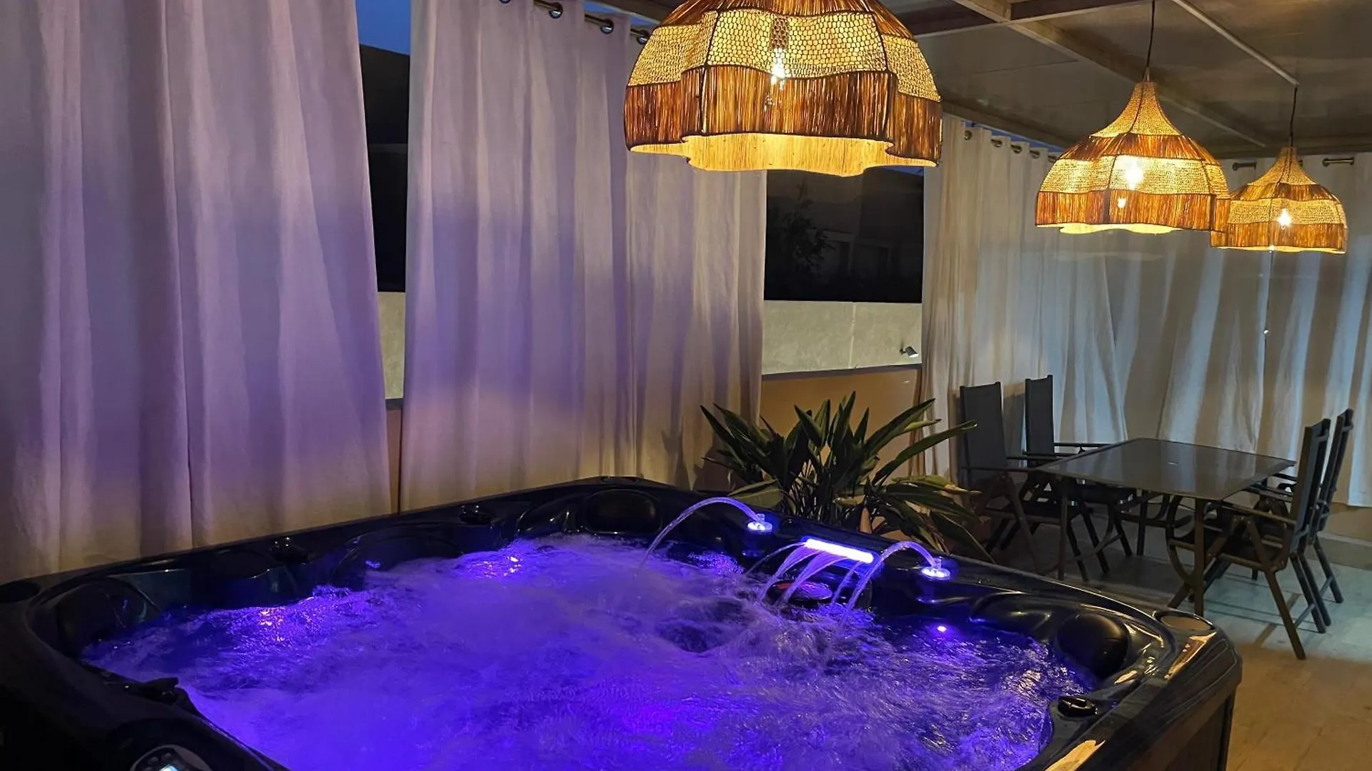 Jacuzzi Charming Luxury Xl Apartment-Avenue M6 location
